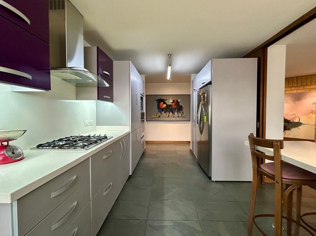 Apartamento de 3 alcobas en venta en San Patricio, Bogotá, 206 m² · foto 3 de 20