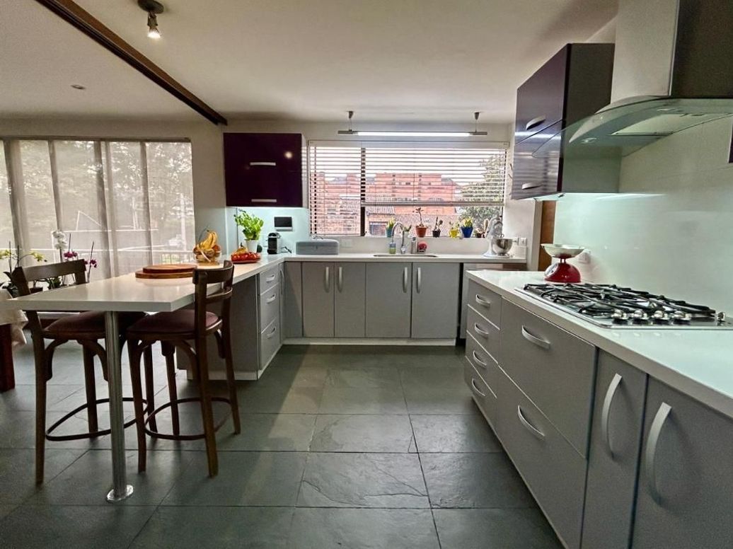 Apartamento de 3 alcobas en venta en San Patricio, Bogotá, 206 m² · foto 2 de 20