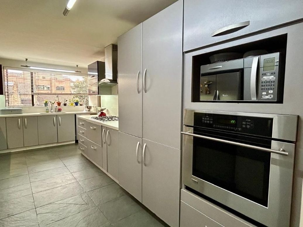 Apartamento de 3 alcobas en venta en San Patricio, Bogotá, 206 m² · foto 5 de 20