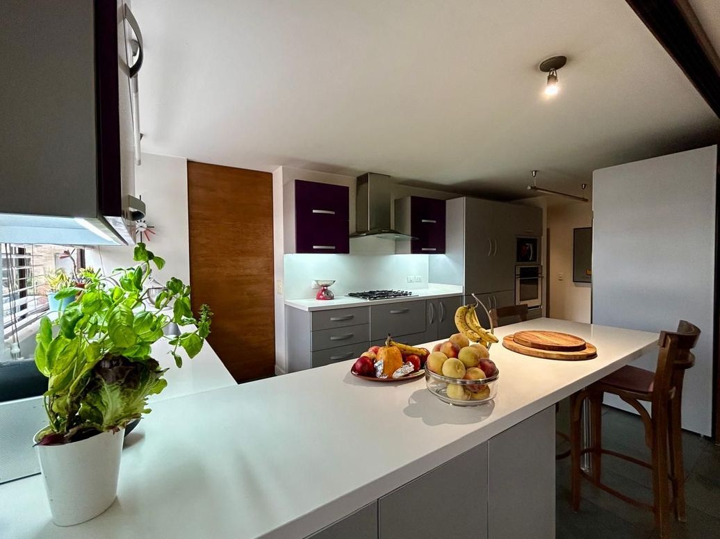 Apartamento de 3 alcobas en venta en San Patricio, Bogotá, 206 m² · foto 6 de 20