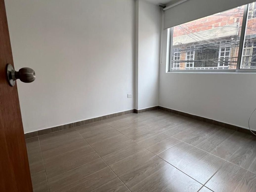 Casa de 6 alcobas en venta en Brasil, Bogotá, 360 m² · foto 11 de 12