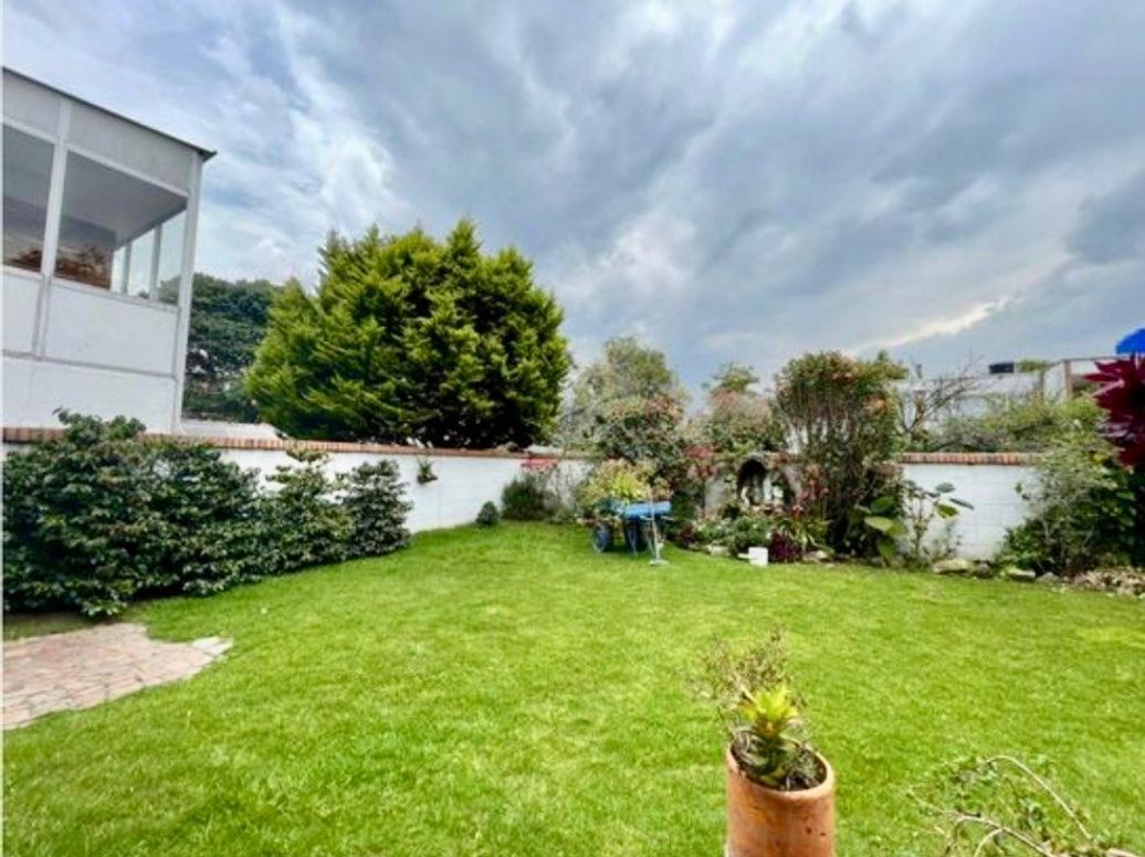 Casa de 5 alcobas en venta en Niza, Bogotá, 296 m² · foto 13 de 15