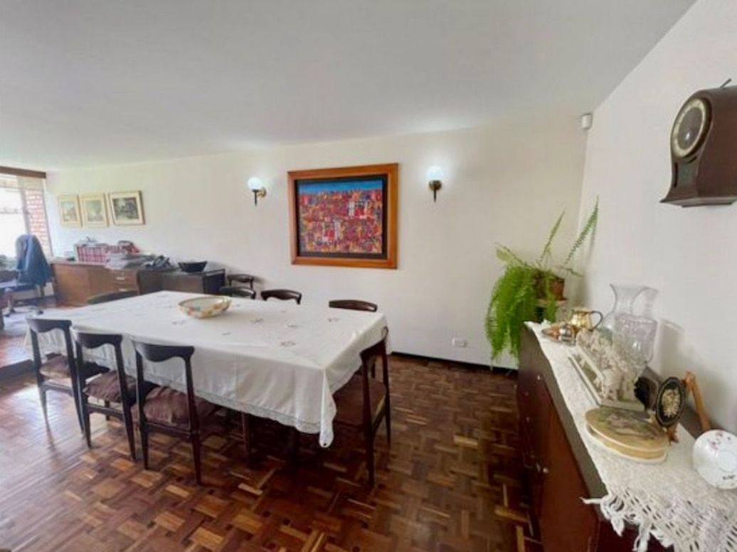 Casa de 5 alcobas en venta en Niza, Bogotá, 296 m² · foto 4 de 15