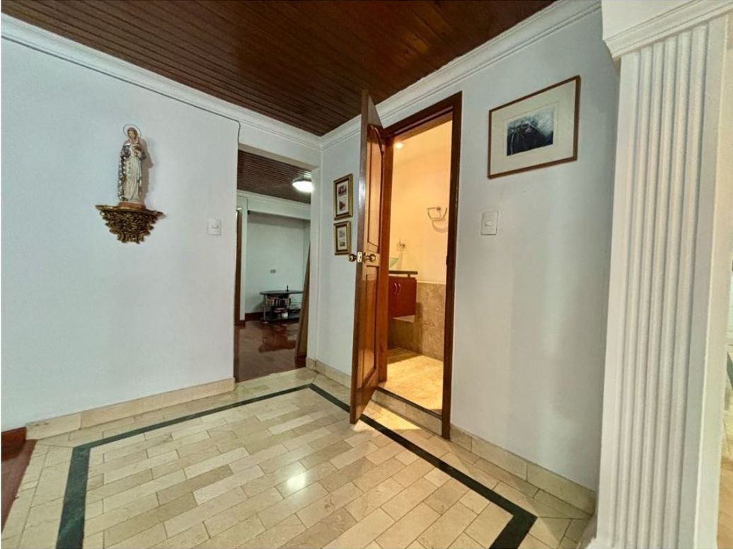 Apartamento de 3 alcobas en venta en Molinos Norte, Bogotá, 235 m² · foto 16 de 18