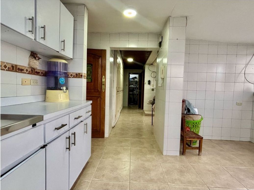 Apartamento de 3 alcobas en venta en Molinos Norte, Bogotá, 235 m² · foto 4 de 18