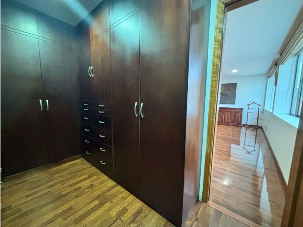 Apartamento de 3 alcobas en venta en Molinos Norte, Bogotá, 235 m² · foto 9 de 18