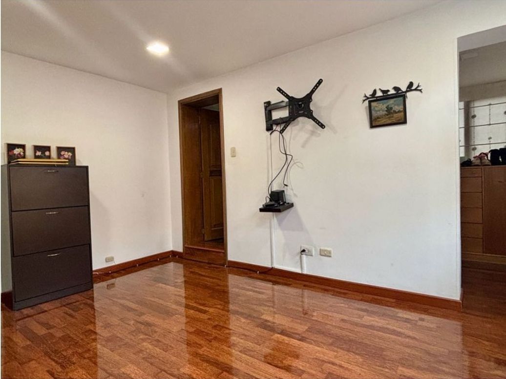 Apartamento de 3 alcobas en venta en Molinos Norte, Bogotá, 235 m² · foto 17 de 18