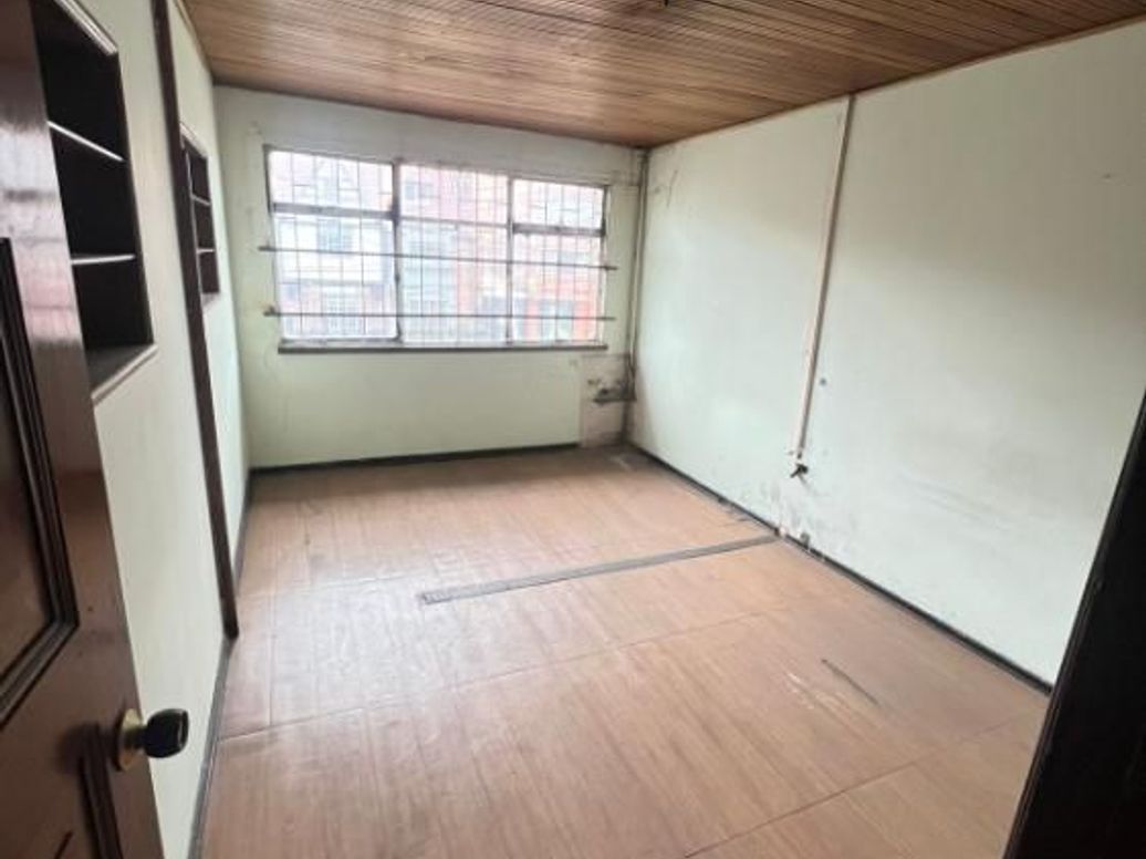 Casa de 6 alcobas en venta en Quinta Camacho, Bogotá, 256 m² · foto 5 de 13