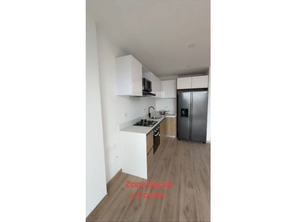 Apartamento de 2 alcobas en venta en Chico Norte Et. Iii, Bogotá, 68 m² · foto 4 de 13