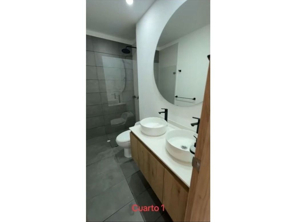 Apartamento de 2 alcobas en venta en Chico Norte Et. Iii, Bogotá, 68 m² · foto 9 de 13