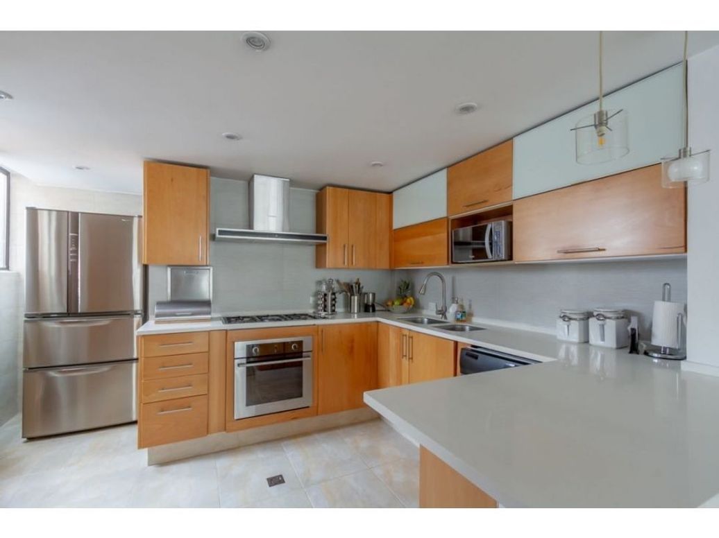 Apartamento de 3 alcobas en venta en Santa Barbara Central, Bogotá, 160 m² · foto 9 de 20