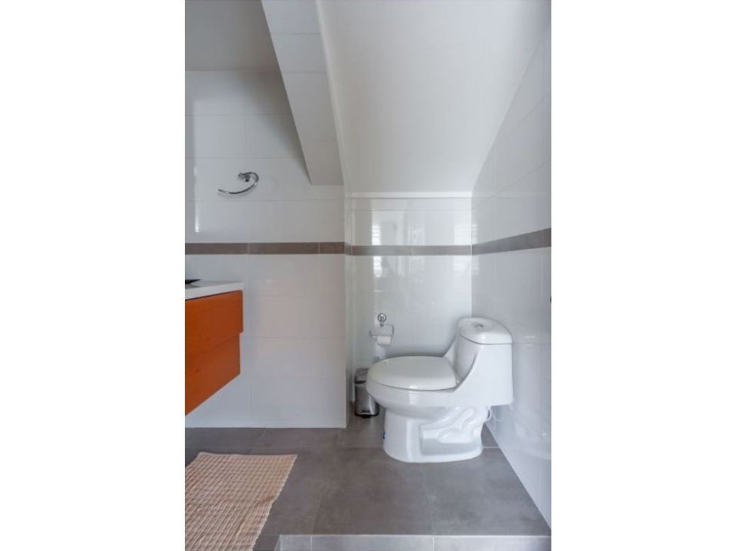 Apartamento de 3 alcobas en venta en Santa Barbara Central, Bogotá, 160 m² · foto 19 de 20