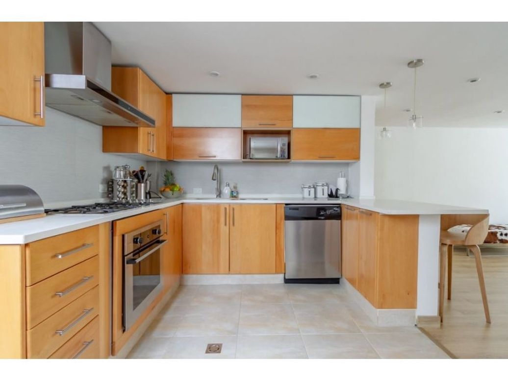 Apartamento de 3 alcobas en venta en Santa Barbara Central, Bogotá, 160 m² · foto 8 de 20
