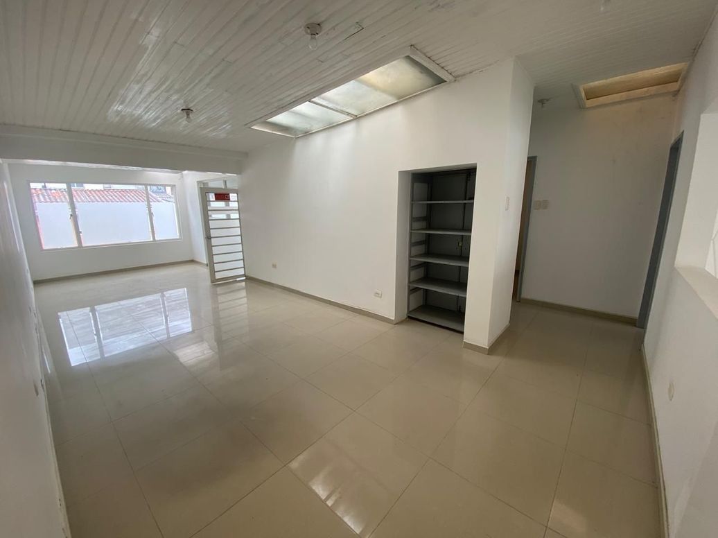 Casa de 3 alcobas en venta en Puente Largo, Bogotá, 427 m² · foto 2 de 20