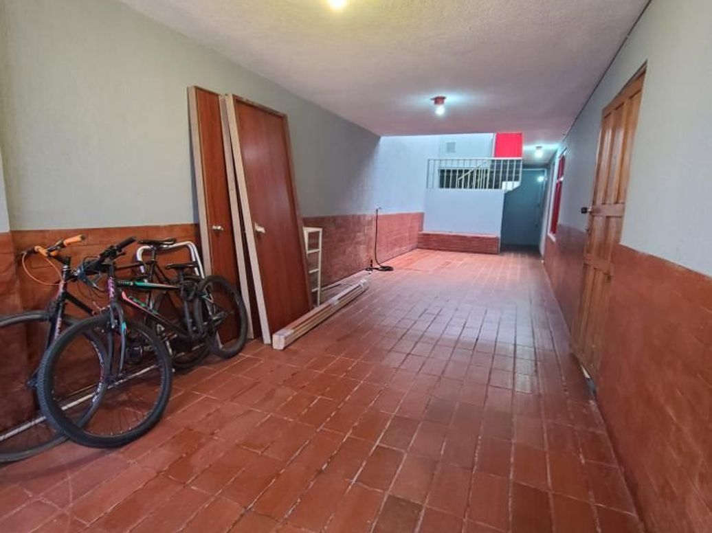Casa de 5 alcobas en venta en Urbanizal Senorial, Bogotá, 256 m² · foto 9 de 20