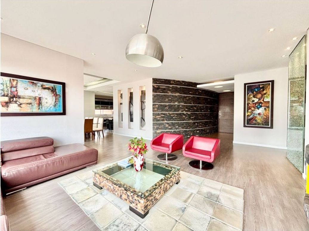 Apartamento de 3 alcobas en venta en Molinos Norte, Bogotá, 246 m² · foto 2 de 20