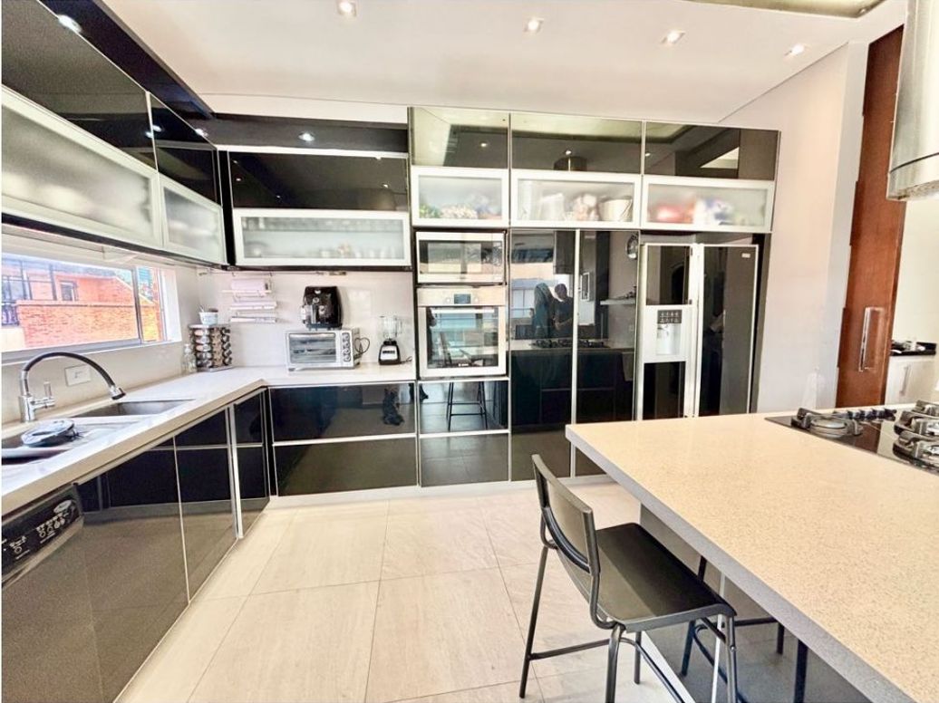 Apartamento de 3 alcobas en venta en Molinos Norte, Bogotá, 246 m² · foto 5 de 20