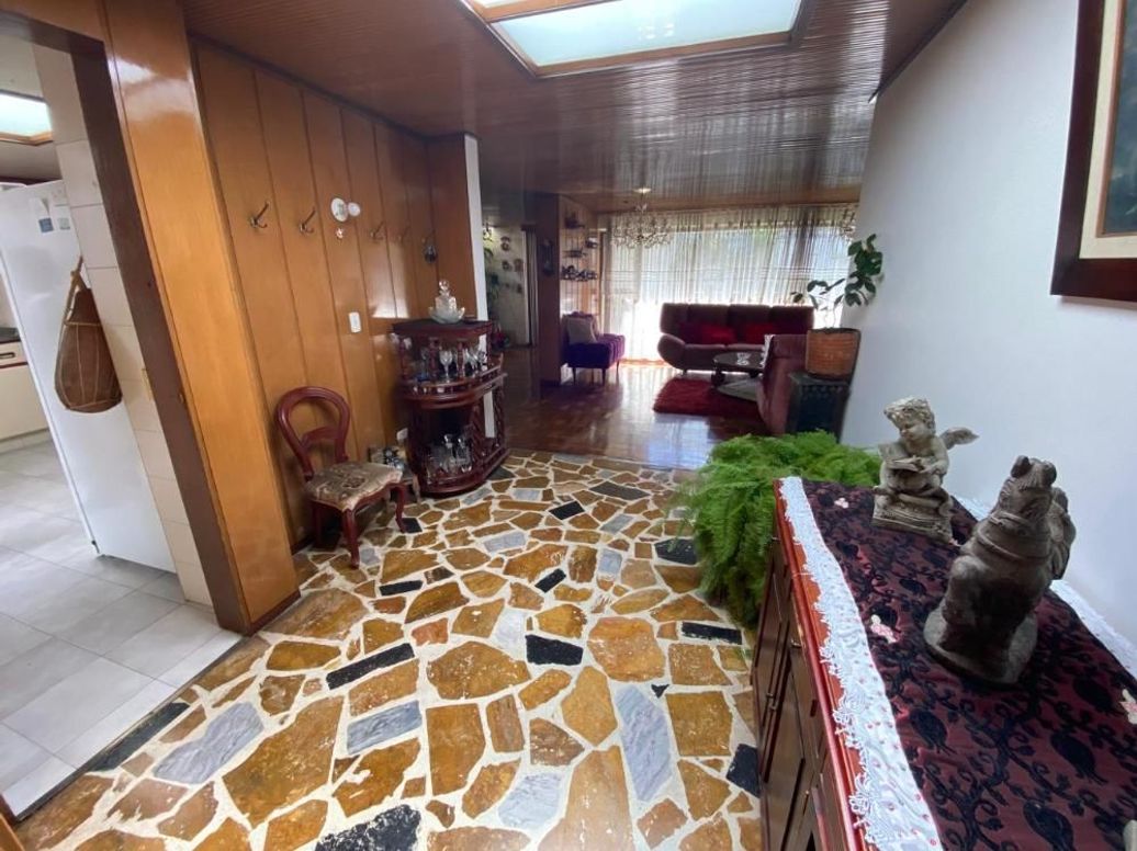Casa de 4 alcobas en venta en Los Cedros, Bogotá, 405 m² · foto 6 de 20