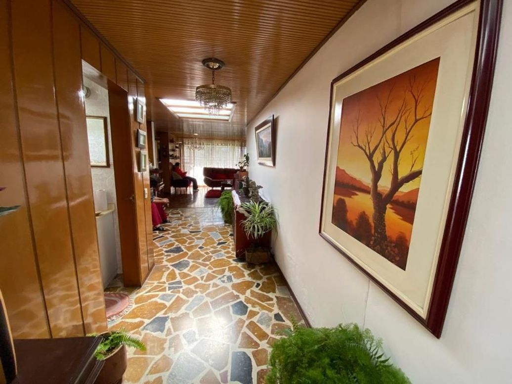 Casa de 4 alcobas en venta en Los Cedros, Bogotá, 405 m² · foto 11 de 20