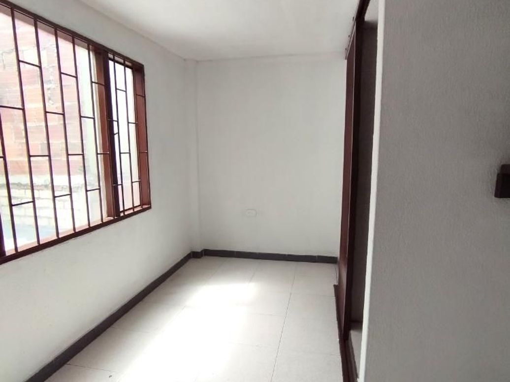 Casa de 5 alcobas en venta en Villa Del Rio, Bogotá, 380 m² · foto 11 de 14