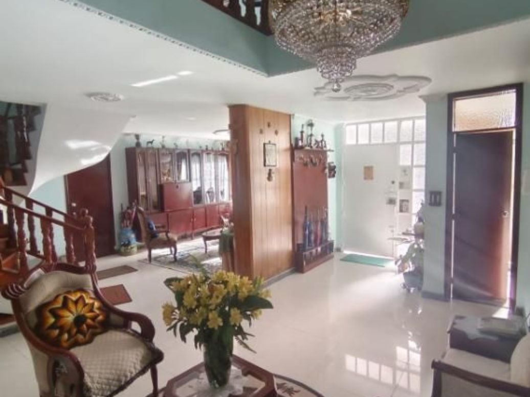 Casa de 4 alcobas en venta en Las Villas, Bogotá, 378 m² · foto 2 de 20