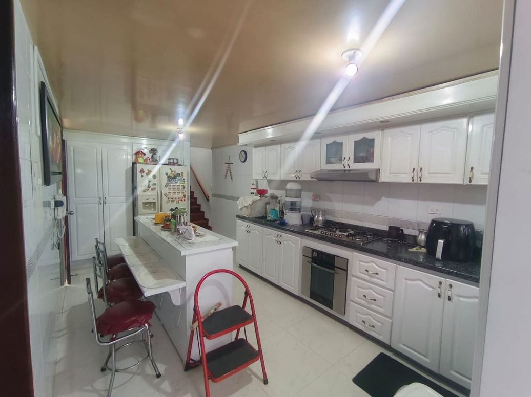 Casa de 4 alcobas en venta en Las Villas, Bogotá, 378 m² · foto 10 de 20