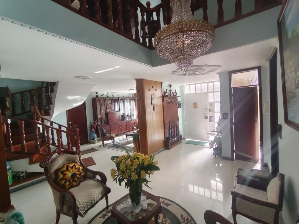 Casa de 4 alcobas en venta en Las Villas, Bogotá, 378 m² · foto 4 de 20