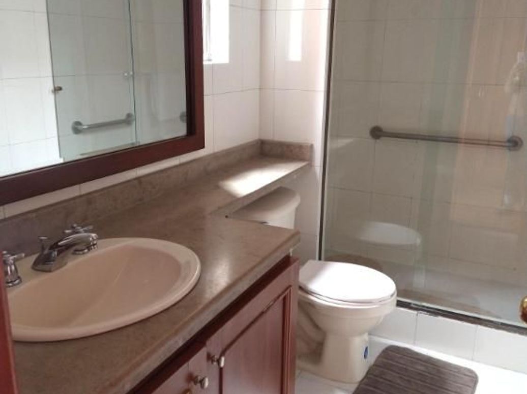 Casa de 4 alcobas en venta en Las Villas, Bogotá, 197 m² · foto 9 de 18