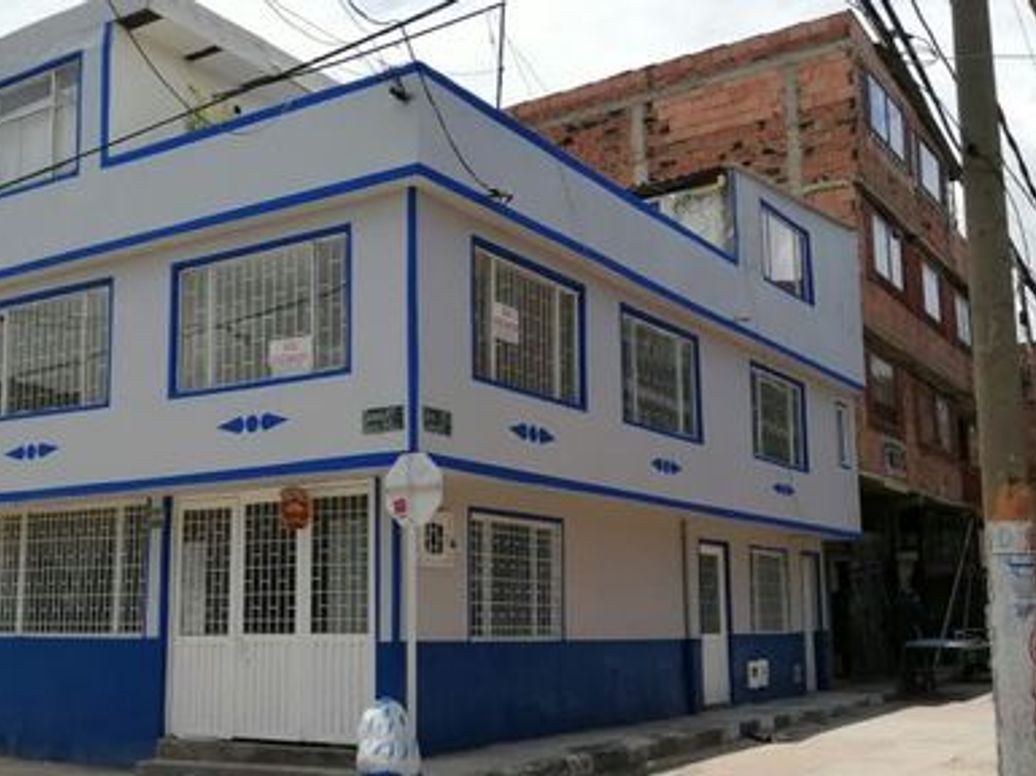 Casa de 6 alcobas en venta en Jorge Uribe Botero, Bogotá, 71 m² · foto 3 de 5