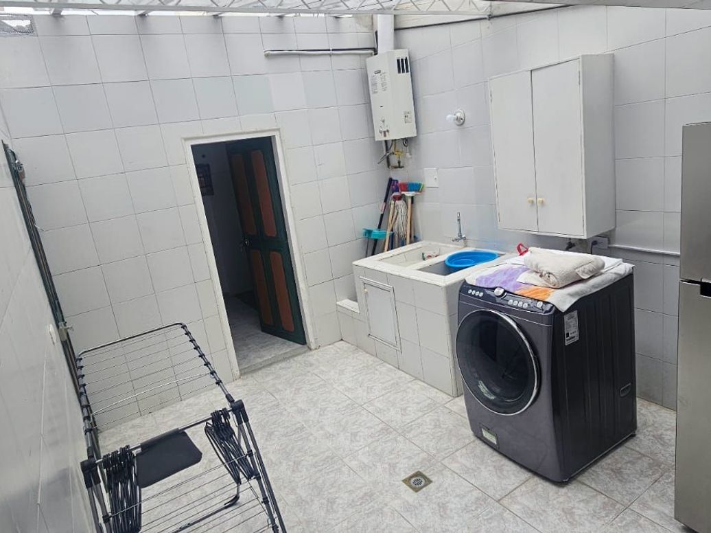 Casa de 3 alcobas en venta en Santa Barbara Central, Bogotá, 240 m² · foto 9 de 20