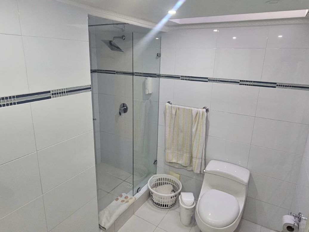 Casa de 3 alcobas en venta en Santa Barbara Central, Bogotá, 240 m² · foto 16 de 20