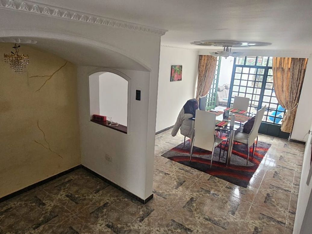 Casa de 3 alcobas en venta en Santa Barbara Central, Bogotá, 240 m² · foto 7 de 20