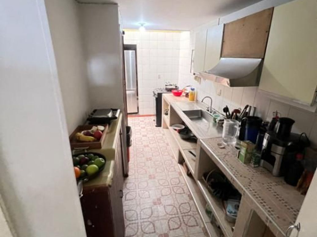 Casa de 4 alcobas en venta en Caobos Salazar, Bogotá, 479 m² · foto 9 de 13