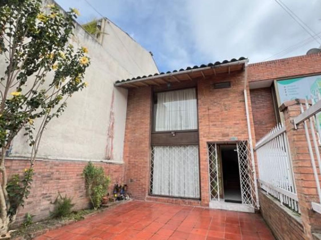 Casa de 4 alcobas en venta en Caobos Salazar, Bogotá, 479 m² · foto 2 de 13