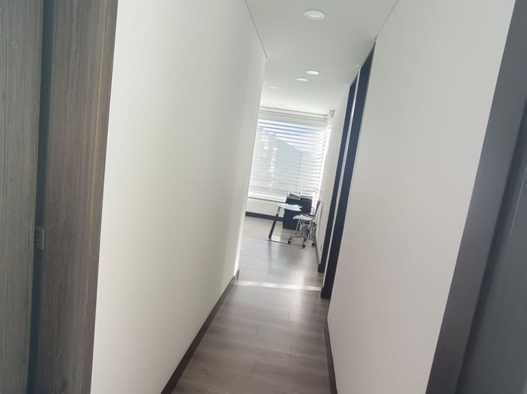 Apartamento de 3 alcobas en venta en Ub. Delicias Del Carmen, Bogotá, 177 m² · foto 8 de 20