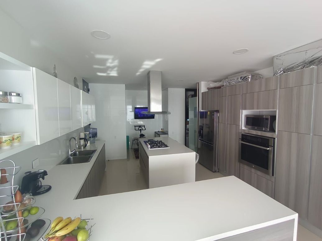 Apartamento de 3 alcobas en venta en Ub. Delicias Del Carmen, Bogotá, 177 m² · foto 13 de 20