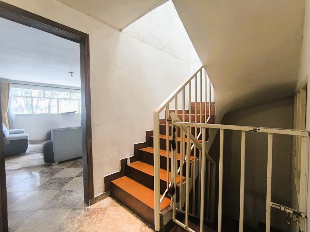 Casa de 6 alcobas en venta en Autopista Muzu, Bogotá, 291 m² · foto 9 de 20