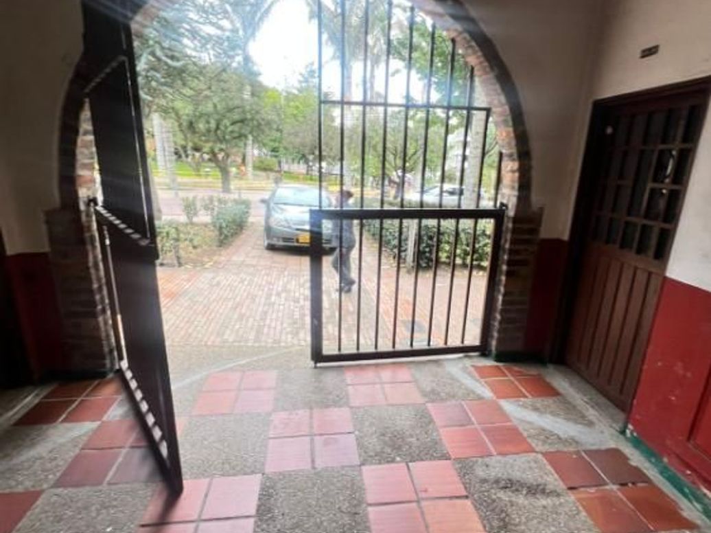 Casa de 6 alcobas en venta en Santa Fe, Bogotá, 400 m² · foto 5 de 15