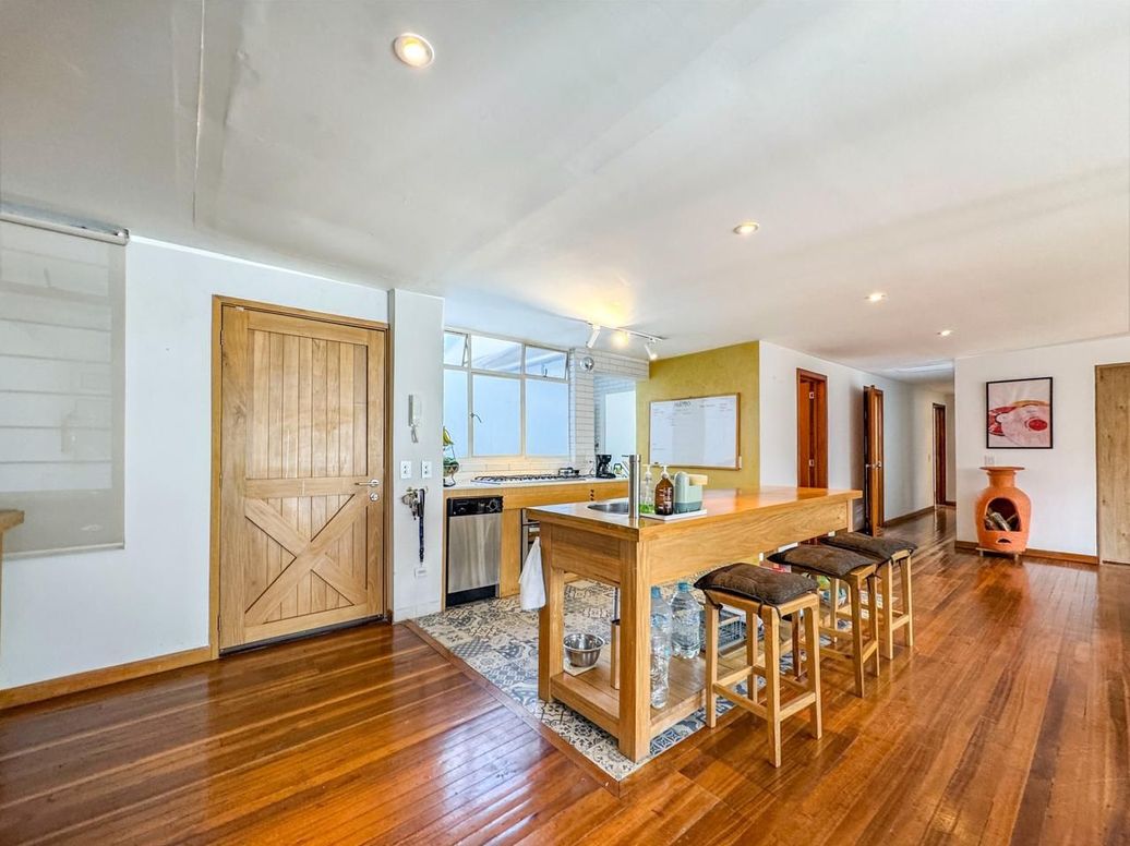 Apartamento de 3 alcobas en venta en El Espartillal, Bogotá, 132 m² · foto 2 de 14