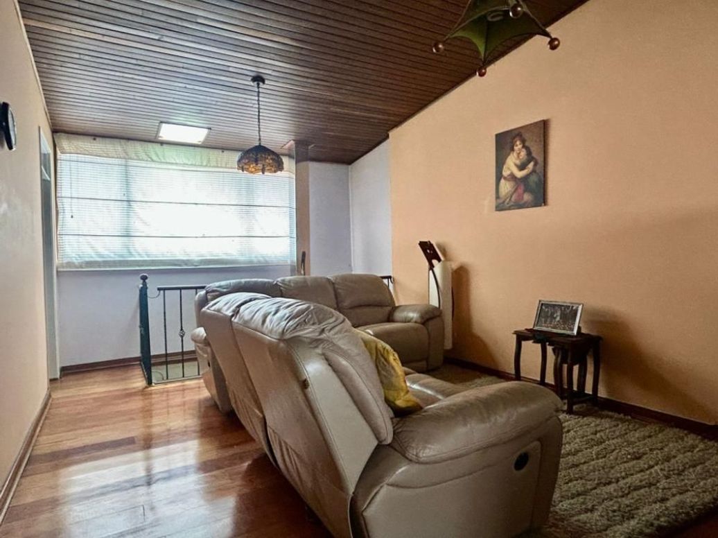 Casa de 6 alcobas en venta en Campin Occidental, Bogotá, 480 m² · foto 17 de 20