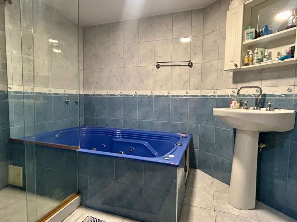 Casa de 6 alcobas en venta en Campin Occidental, Bogotá, 480 m² · foto 12 de 20