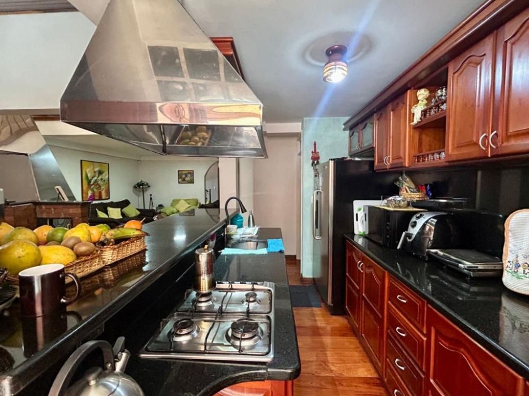 Casa de 6 alcobas en venta en Campin Occidental, Bogotá, 480 m² · foto 4 de 20