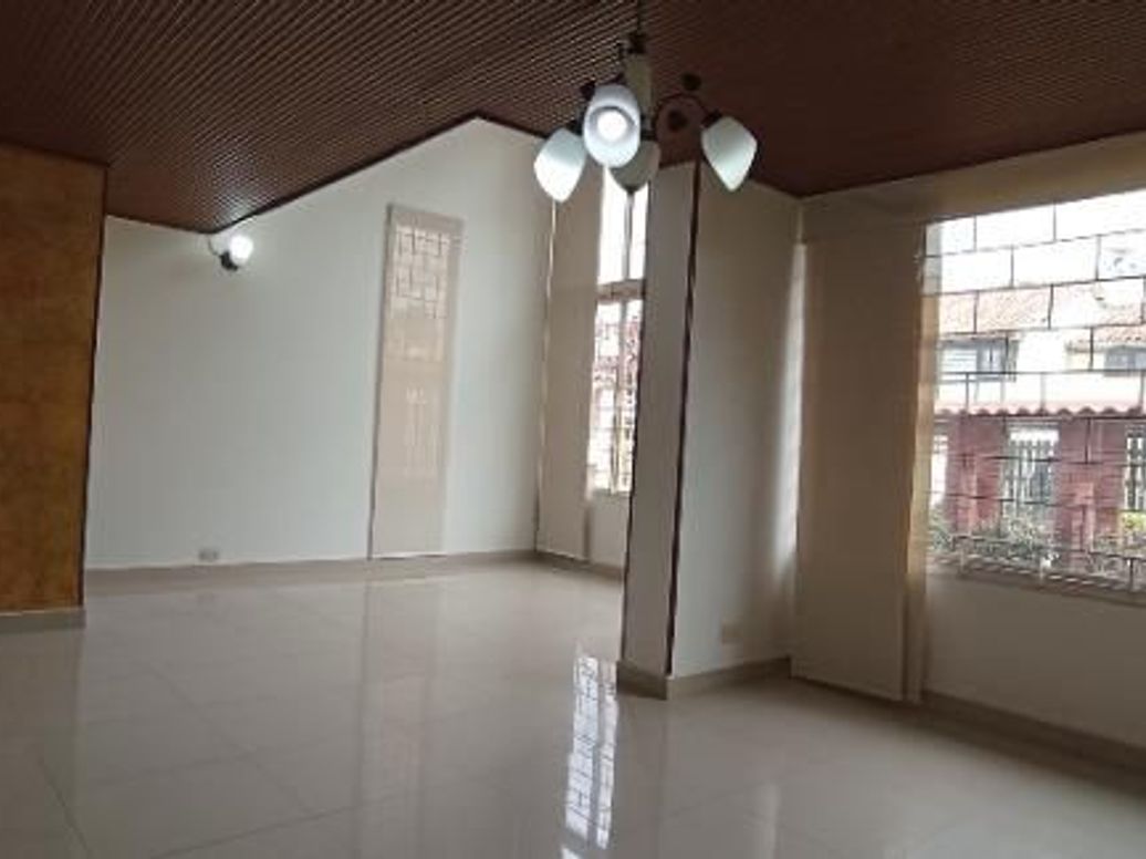 Casa de 4 alcobas en venta en Julio Flórez, Bogotá, 183 m² · foto 11 de 20