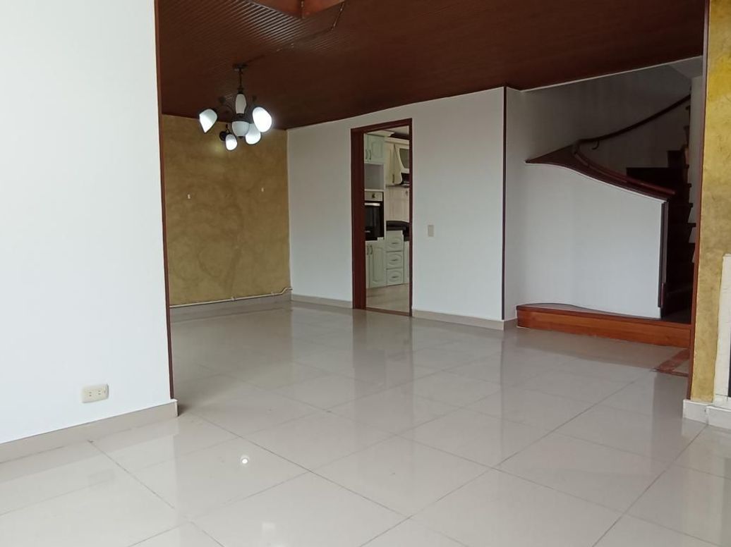 Casa de 4 alcobas en venta en Julio Flórez, Bogotá, 183 m² · foto 3 de 20