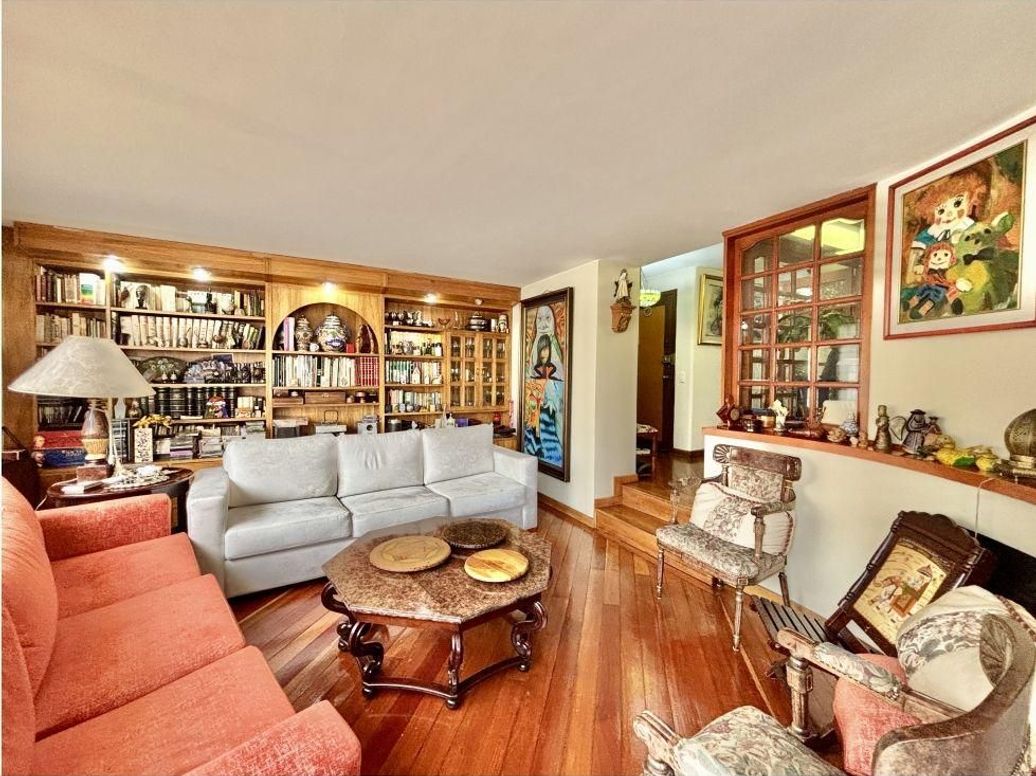 Apartamento de 3 alcobas en venta en El Refugio, Bogotá, 180 m² · foto 4 de 16