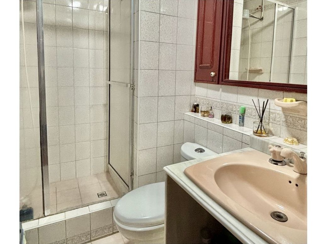 Apartamento de 3 alcobas en venta en El Refugio, Bogotá, 180 m² · foto 11 de 16