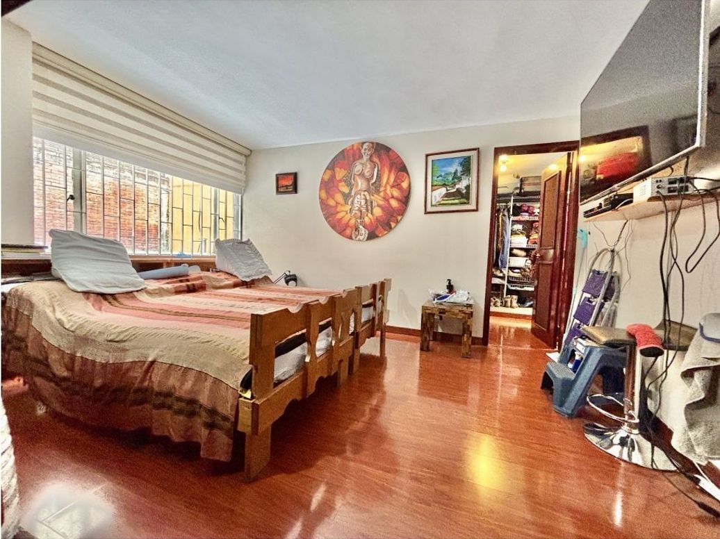 Apartamento de 3 alcobas en venta en El Refugio, Bogotá, 180 m² · foto 9 de 16