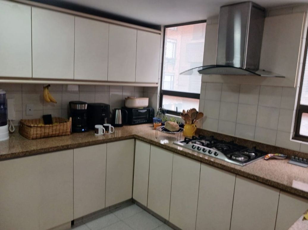 Apartamento de 3 alcobas en venta en Chico Norte Et. Iii, Bogotá, 176 m² · foto 10 de 20