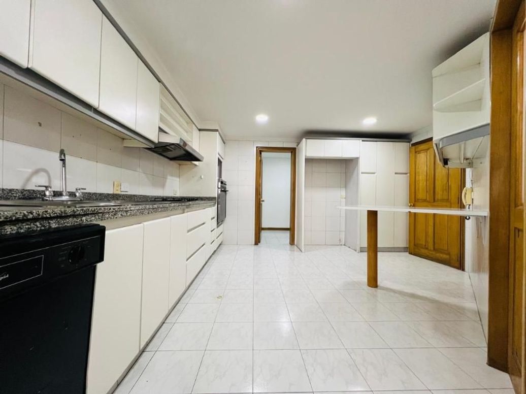 Apartamento de 5 alcobas en venta en Bellavista, Bogotá, 196 m² · foto 9 de 20