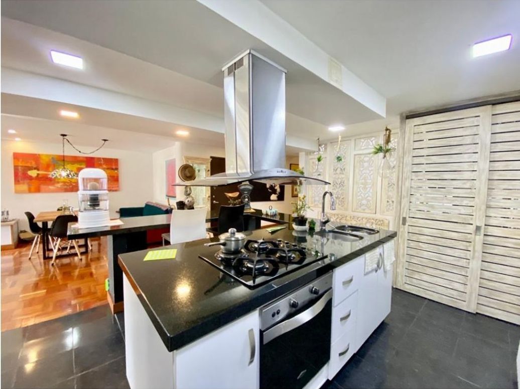 Apartamento de 2 alcobas en venta en El Refugio, Bogotá, 147 m² · foto 11 de 20